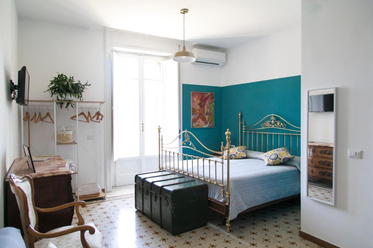 A Casa Di Nina Guest House เนเปิลส์ ภายนอก รูปภาพ