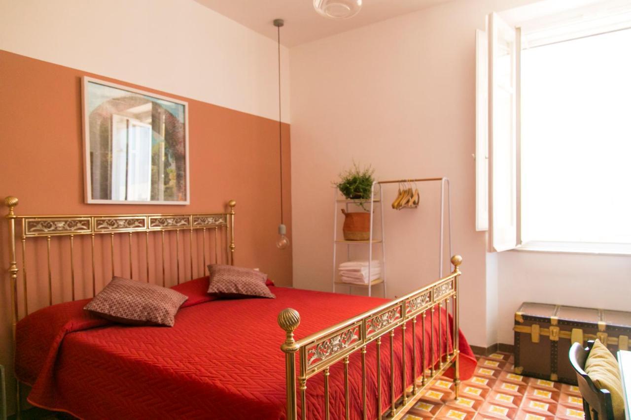 A Casa Di Nina Guest House เนเปิลส์ ภายนอก รูปภาพ
