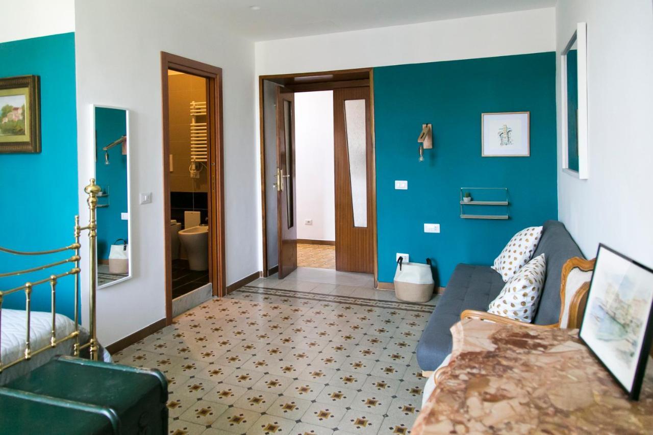 A Casa Di Nina Guest House เนเปิลส์ ภายนอก รูปภาพ