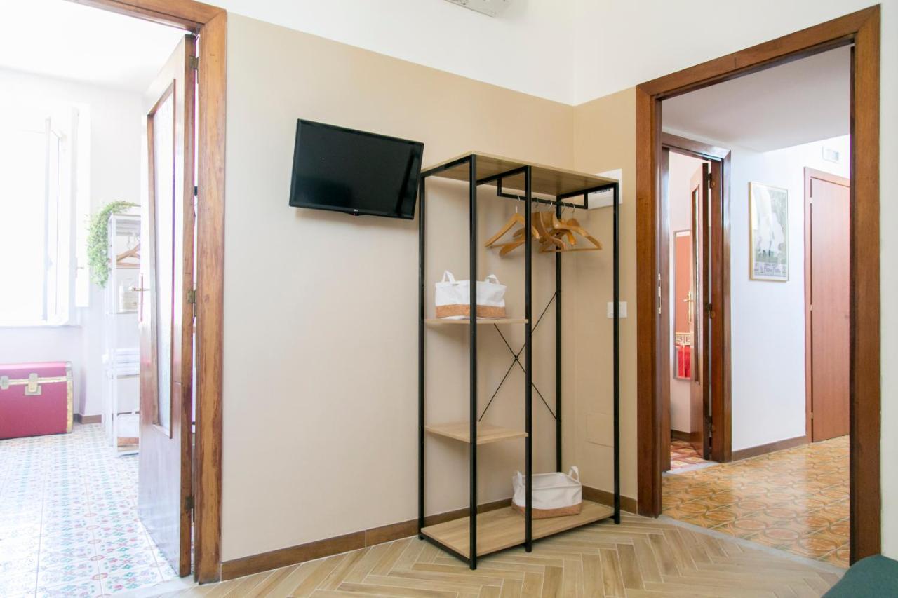 A Casa Di Nina Guest House เนเปิลส์ ภายนอก รูปภาพ